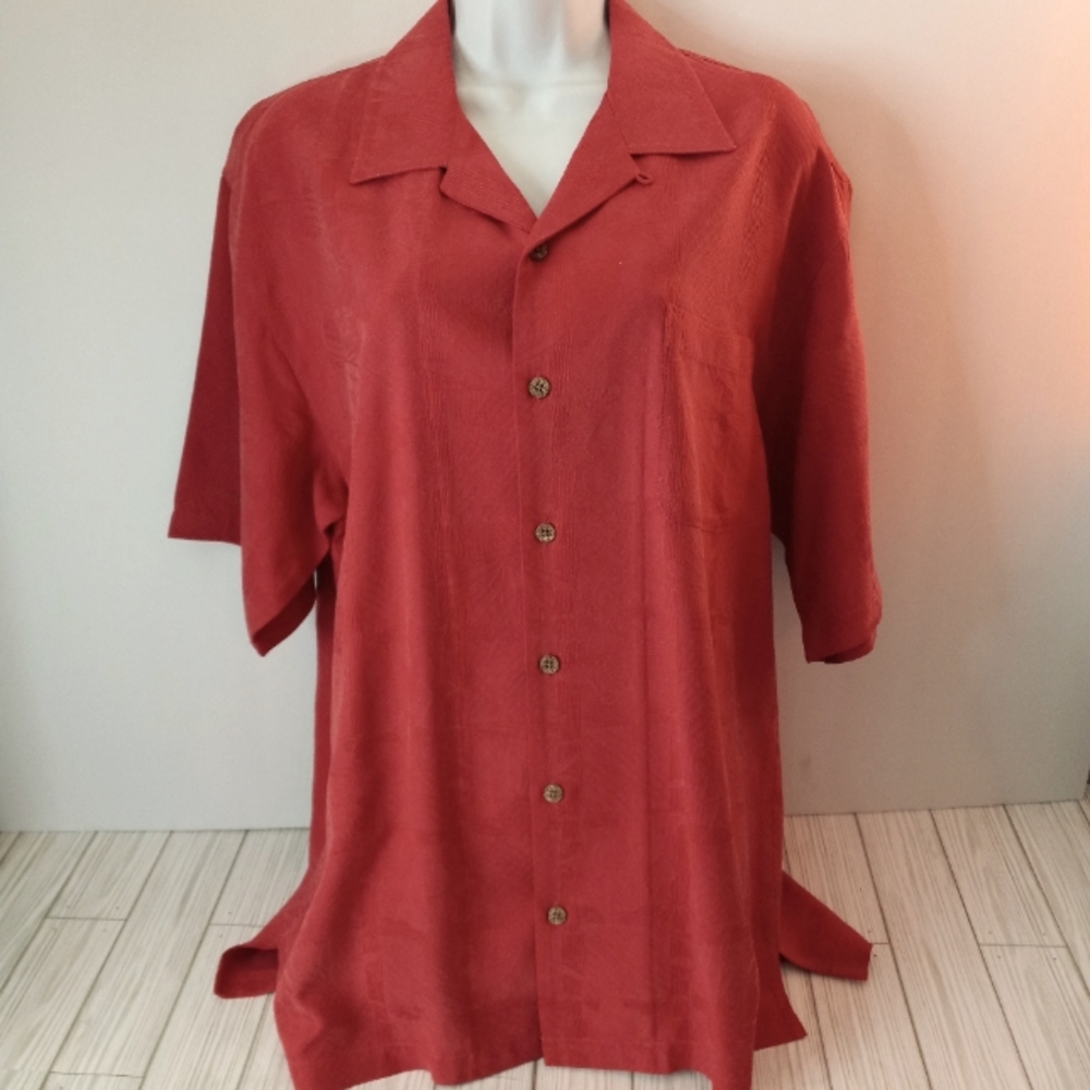 Tommy Bahama Silk Hawaiian Hibiscus and Pineapple Print Shirt